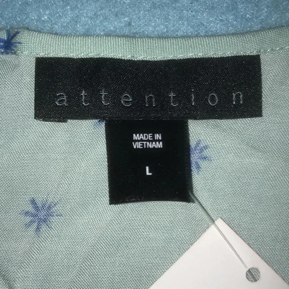 ATTENTION lightweight short sleeves v-neck size L - Picture 4 of 8